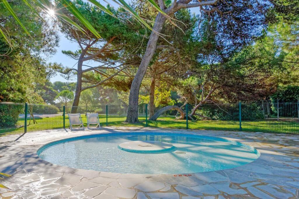 La Badine 5P Plage Piscine Clim Jacuzzi Parc Luxuriant Hyeres Exterior photo