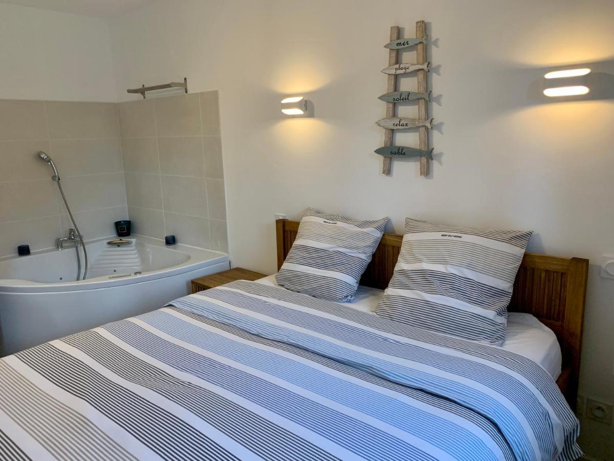 La Badine 5P Plage Piscine Clim Jacuzzi Parc Luxuriant Hyeres Exterior photo