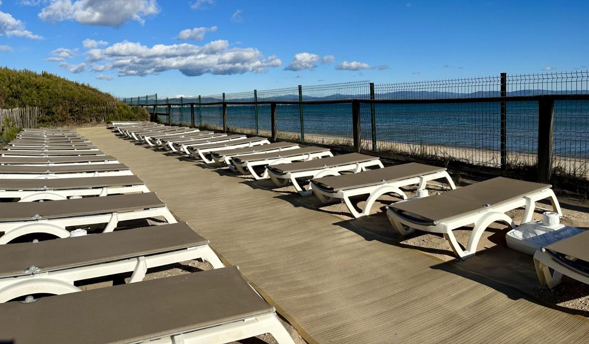 La Badine 5P Plage Piscine Clim Jacuzzi Parc Luxuriant Hyeres Exterior photo